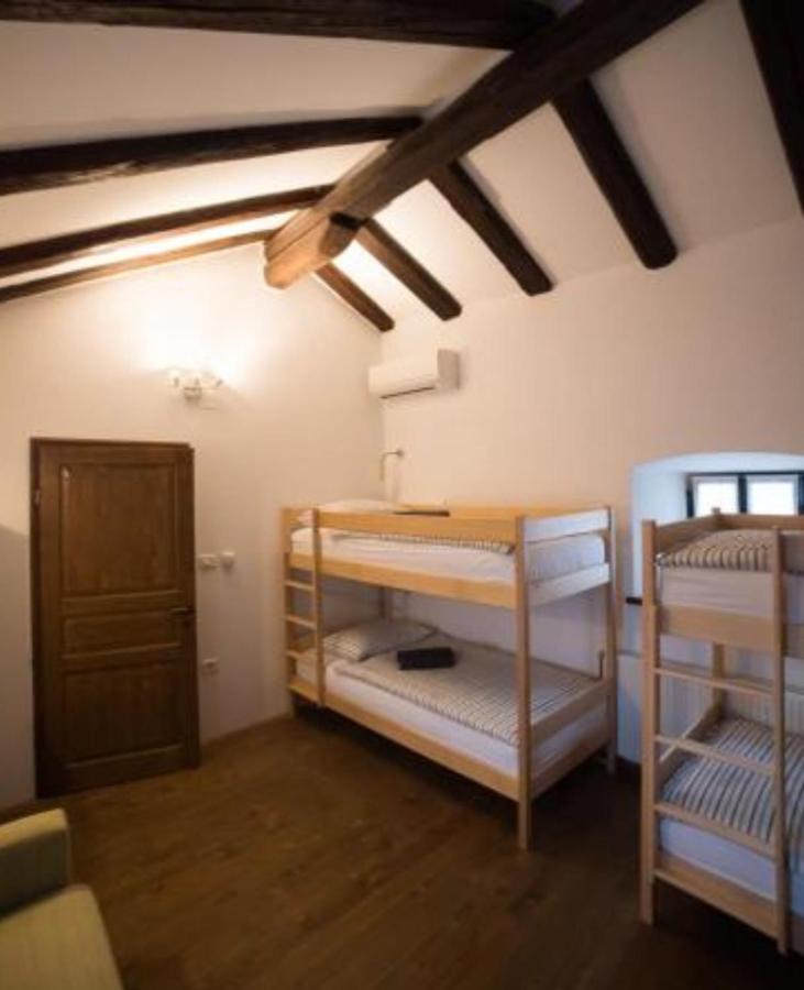 Hostel Skrla ディヴァーチャ エクステリア 写真