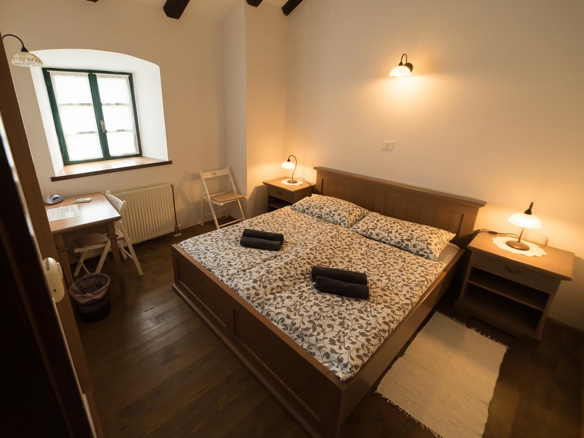 Hostel Skrla ディヴァーチャ エクステリア 写真