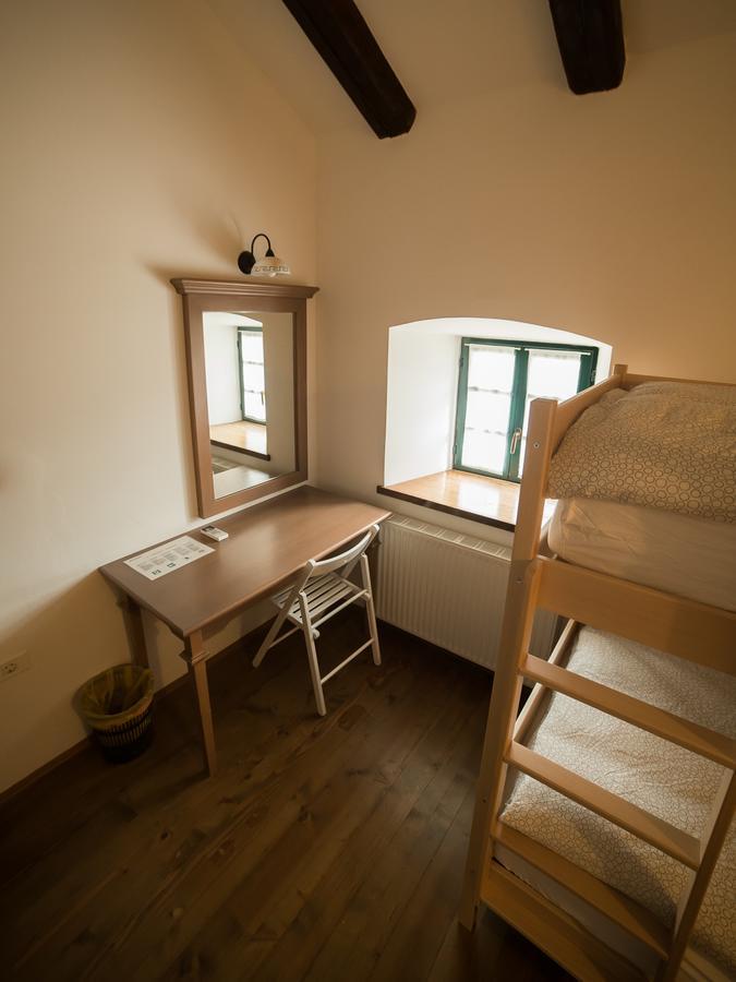Hostel Skrla ディヴァーチャ エクステリア 写真