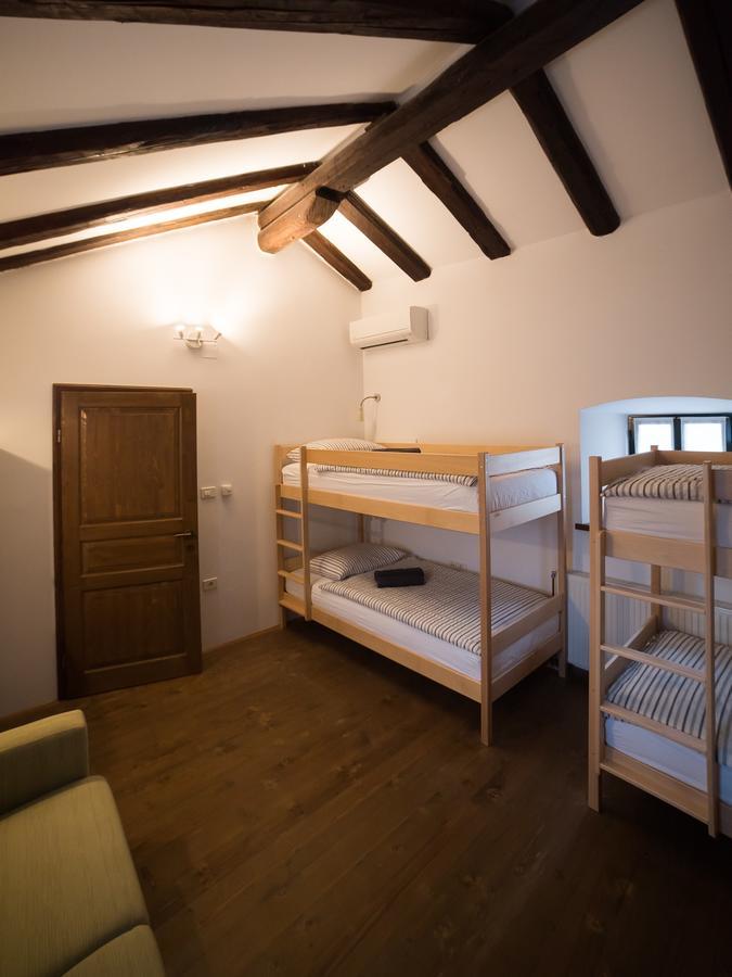 Hostel Skrla ディヴァーチャ エクステリア 写真